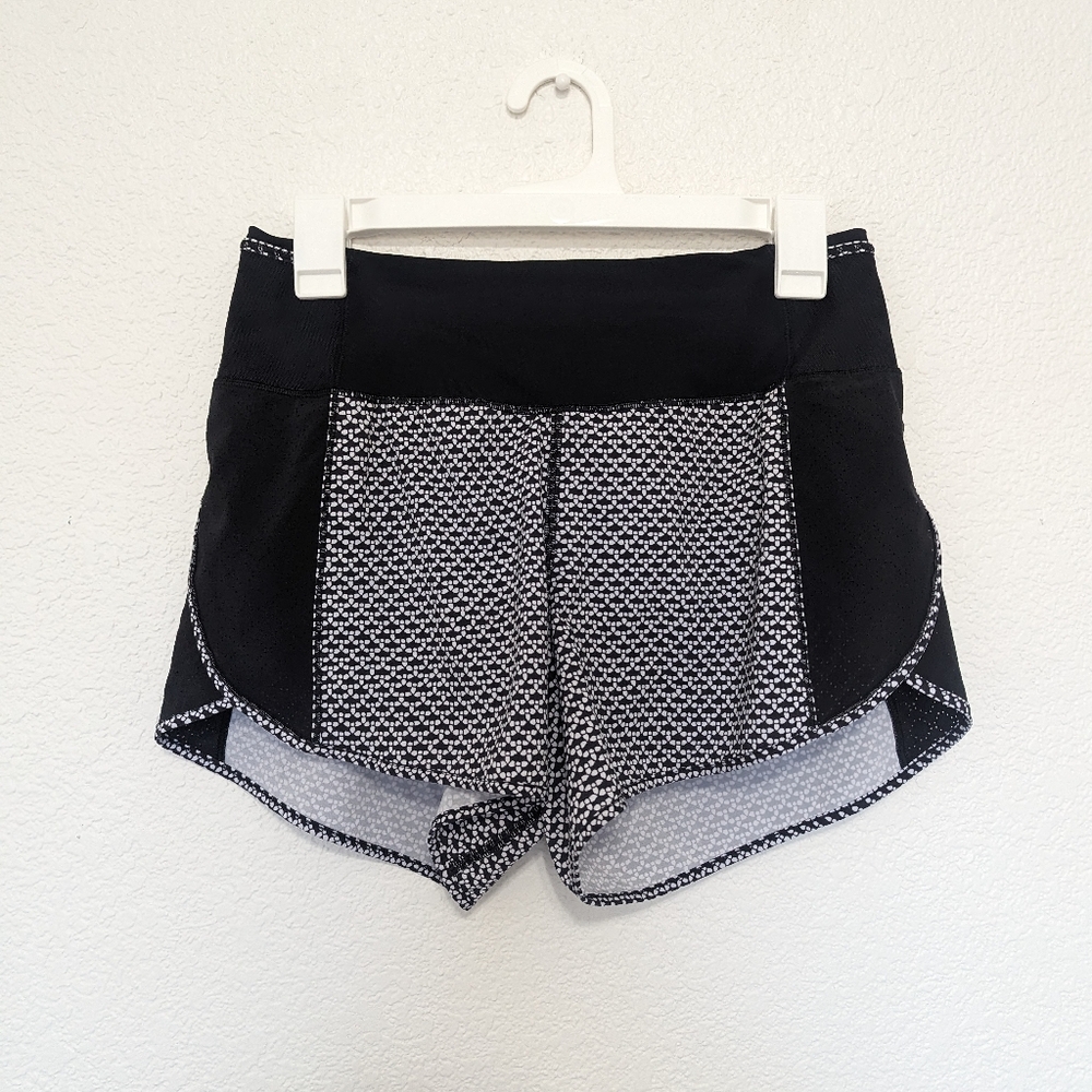 Lululemon Real Quick Short Perforated 3.5" Monochromic Black size 6 - Picture 3 of 7